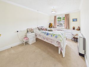 DOUBLE BEDROOM- click for photo gallery